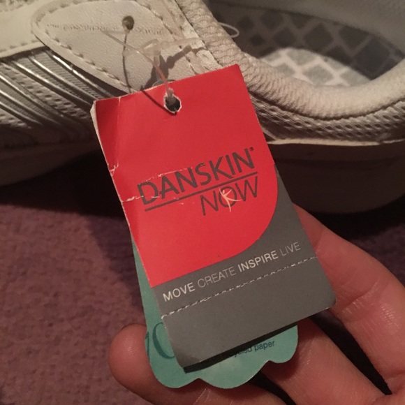 Danskin Now Sneakers — Size Women’s 7.5 —- NEW WITH TAGS - Picture 7 of 8
